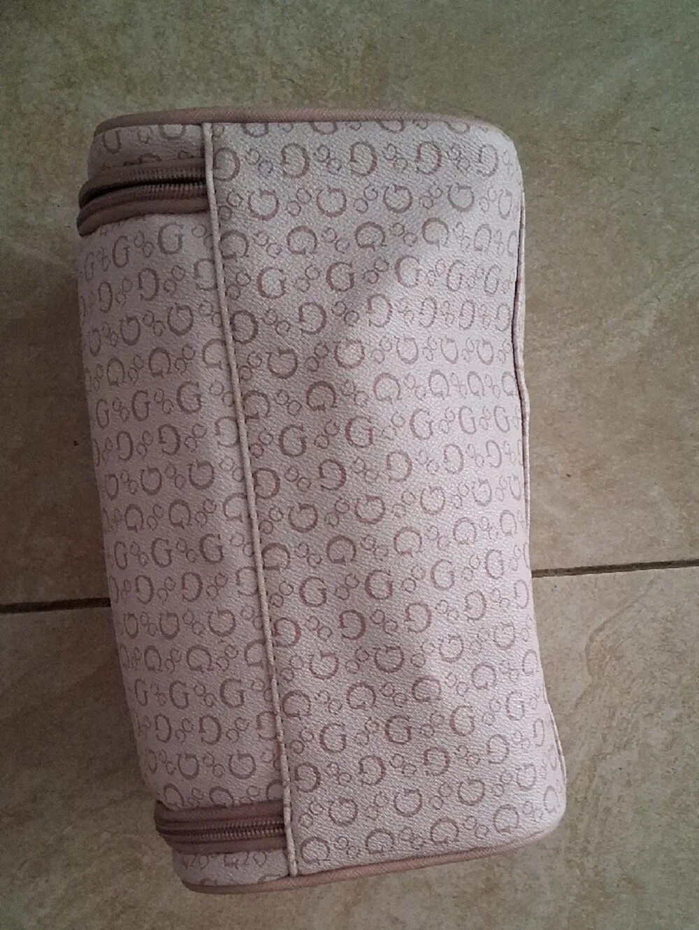 GUESS Blush Pink Monogram Cosmetic Pouch Sturdy canvas logo hold a lot travel